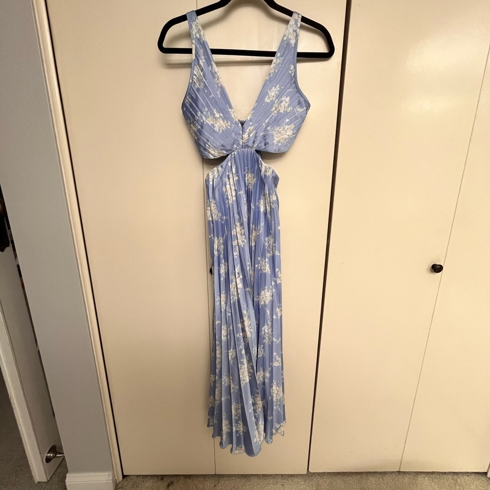 Elegant Blue Floral Maxi Dress
